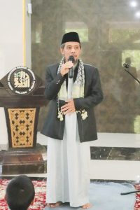 Mudir pondok Al Ustadz KH. Dr. M. Musa Syarof, Lc., MA